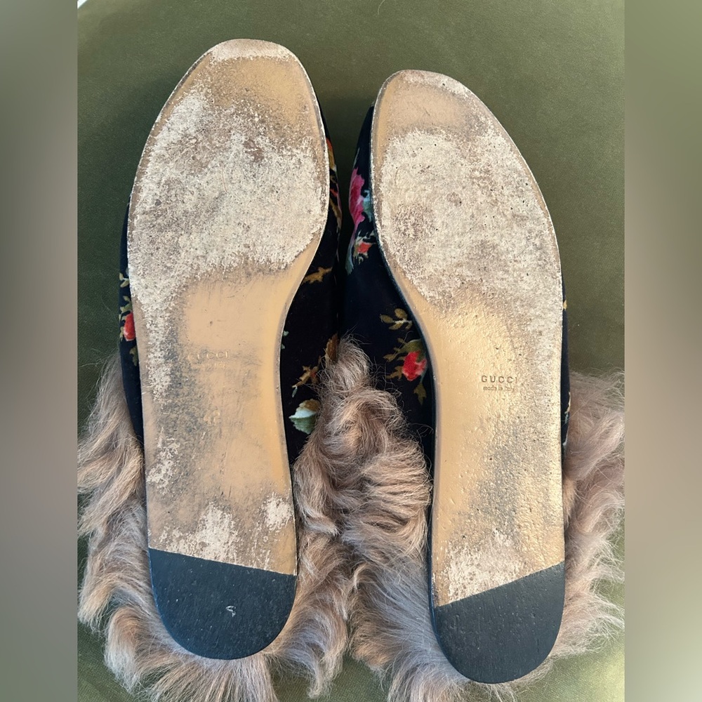 Gucci Black Floral Velvet Loafers with Gold Details - Picture 3 of 6